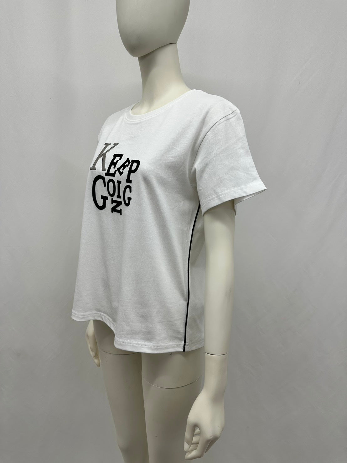 ロゴTシャツ