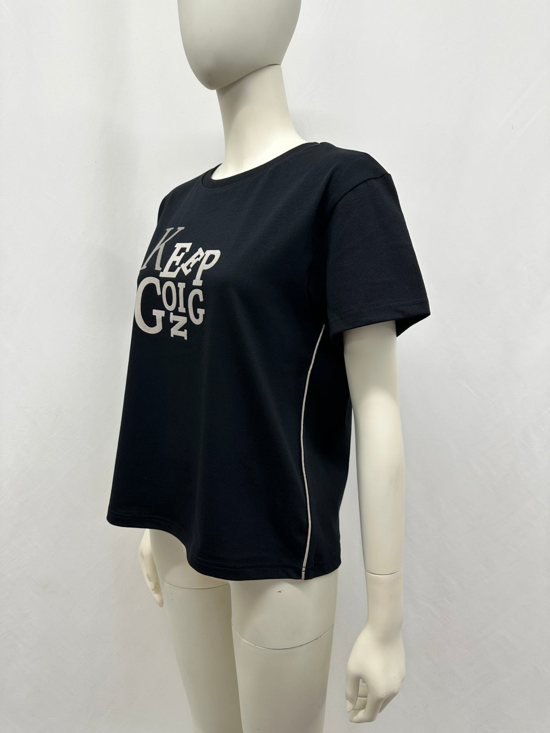 ロゴTシャツ