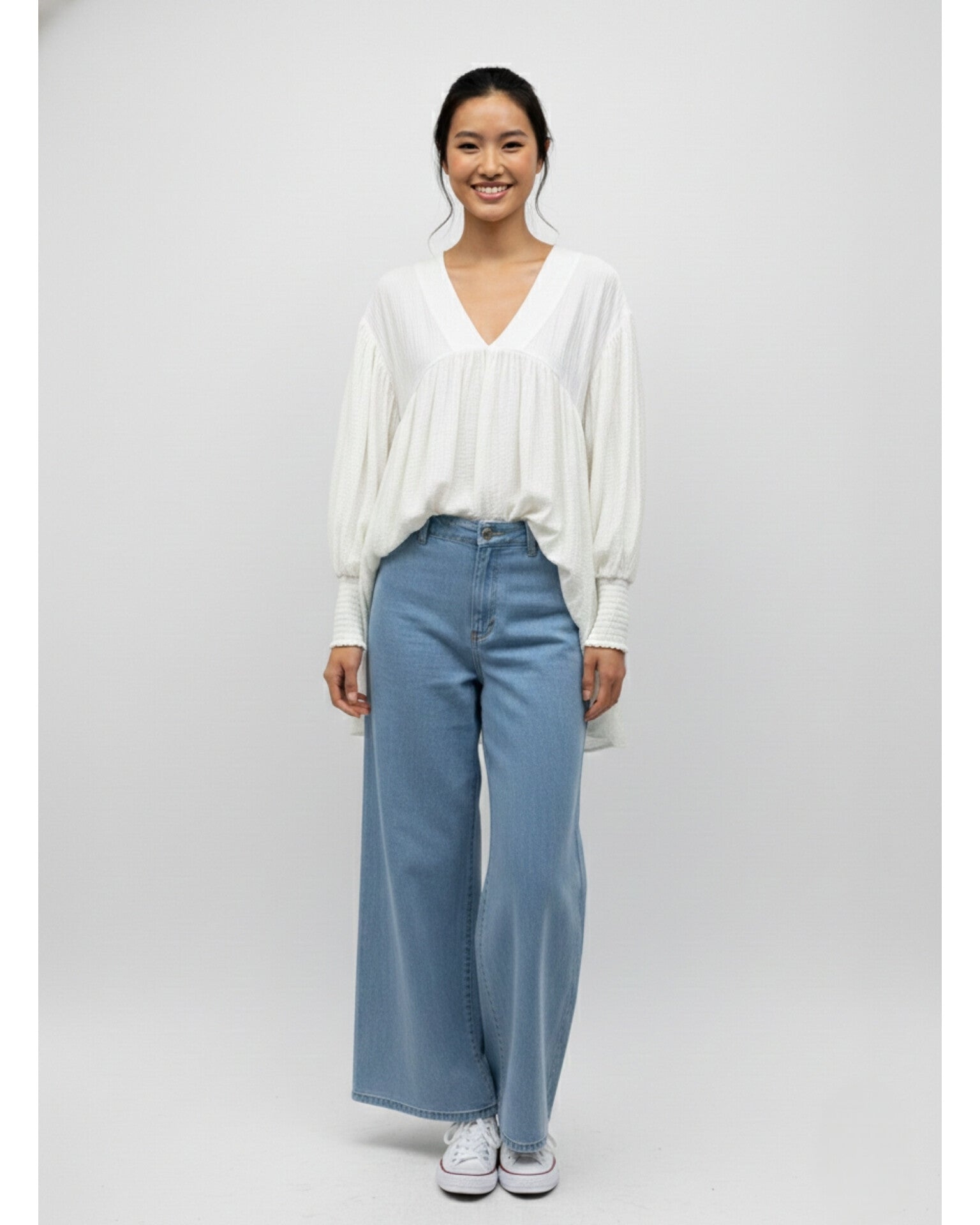 Vネックギャザーチュニックブラウス