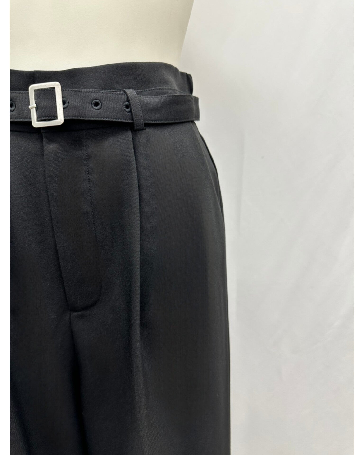 タック ワイドストレートパンツ